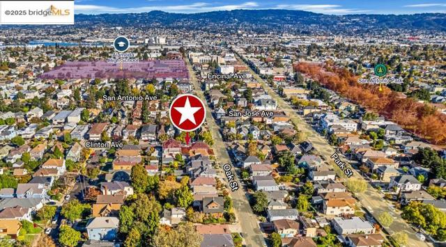 897 Oak Street, Alameda CA: https://media.crmls.org/mediaz/f28ba6e9-044d-437e-82ab-d500bf8b3f13.jpg