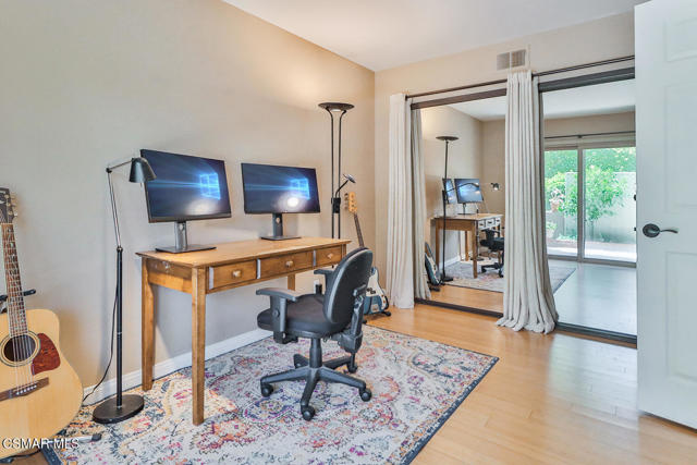 434 Vista Dorado Lane, Oak Park CA: https://media.crmls.org/mediaz/f28bdf1d-e774-4974-a814-792f41c8616a.jpg