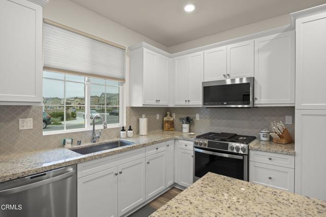 Detail Gallery Image 9 of 34 For 553 Limoneira Ln, Santa Paula,  CA 93060 - 4 Beds | 3/1 Baths