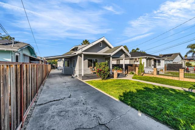 1539 E San Fernando Street, San Jose CA: https://media.crmls.org/mediaz/f28c1a04-e649-4bc5-a14f-b0eed909e42f.jpg