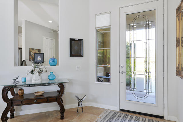 81025 Avenida Lorena, Indio CA: https://media.crmls.org/mediaz/f28c412b-4f16-452b-b57d-7564de1e7a89.jpg