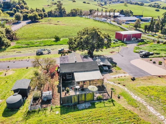 5135 Andrade Rd, Sunol CA: https://media.crmls.org/mediaz/f28d009e-d8b2-45bb-bffb-9c808d07d7ac.jpg