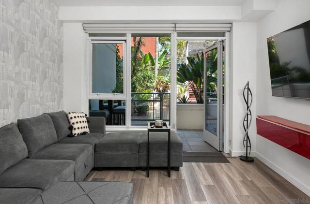 1431 Pacific Hwy, San Diego CA: https://media.crmls.org/mediaz/f28d0430-8338-4afd-a502-15cc2c204efc.jpg