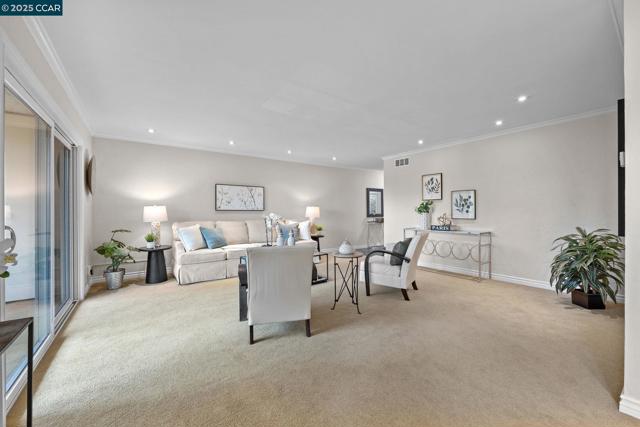 1129 AVENIDA SEVILLA, Walnut Creek CA: https://media.crmls.org/mediaz/f28da440-bfa4-4312-8d03-f8294cf78485.jpg