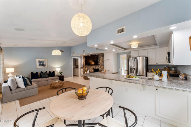 7017 Sonora Court, Ventura CA: https://media.crmls.org/mediaz/f28ed6e7-25b8-4b18-ad8e-47c6eb1c1027.jpg