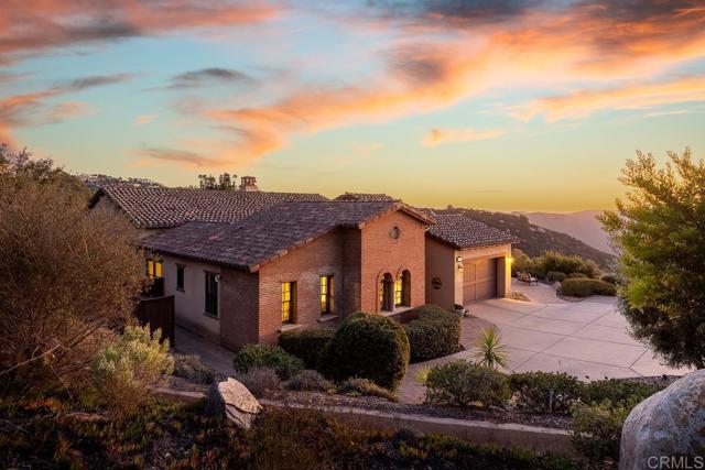 29472 Welk Highland Dr., Escondido CA: https://media.crmls.org/mediaz/f28ef89a-e58f-45b0-8822-30f720047165.jpg