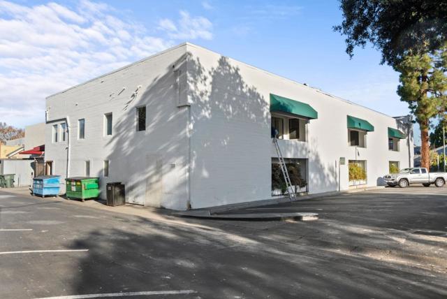 Image 1 of 33 For 558560 Waverley Street
