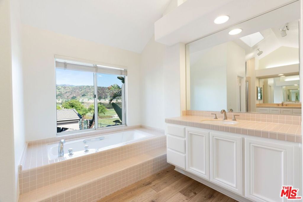 F28f30c2 F9a8 4fba A118 Bd330c64449d