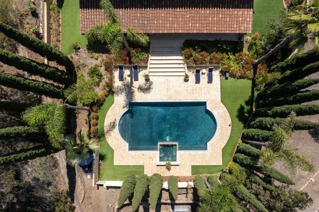459 Flores De Oro, Rancho Santa Fe CA: https://media.crmls.org/mediaz/f28f5d53-fc9d-4aaa-9a46-bbad31abb99a.jpg