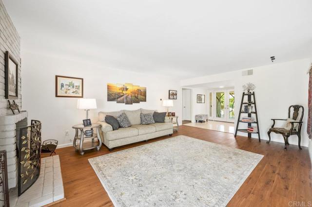 Detail Gallery Image 7 of 33 For 17503 Plaza Dolores, San Diego,  CA 92128 - 2 Beds | 2 Baths