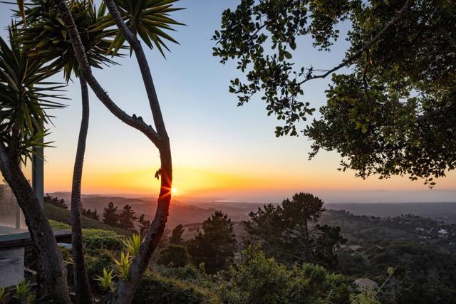 10955 Saddle Road, Monterey CA: https://media.crmls.org/mediaz/f2908ebf-9e38-429a-a023-0b77bf035a9f.jpg