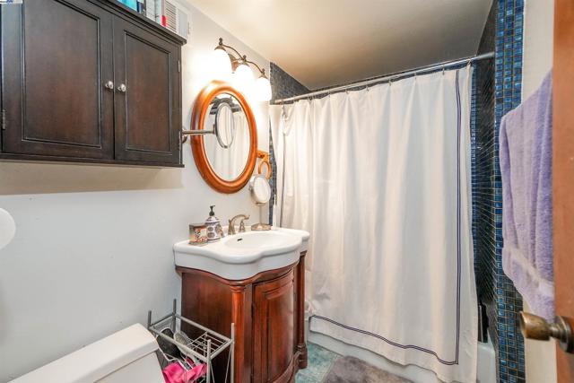 21 Red Rock Way, San Rafael CA: https://media.crmls.org/mediaz/f290a0cb-1560-4b87-9dd0-7d88966a2bcb.jpg