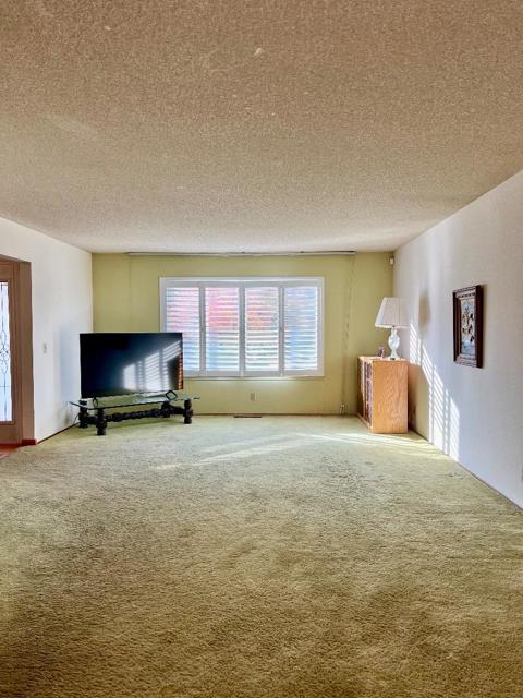 7290 Orchard Drive, Gilroy CA: https://media.crmls.org/mediaz/f2914743-7fb2-4cfc-aa22-dbb66faa84fe.jpg