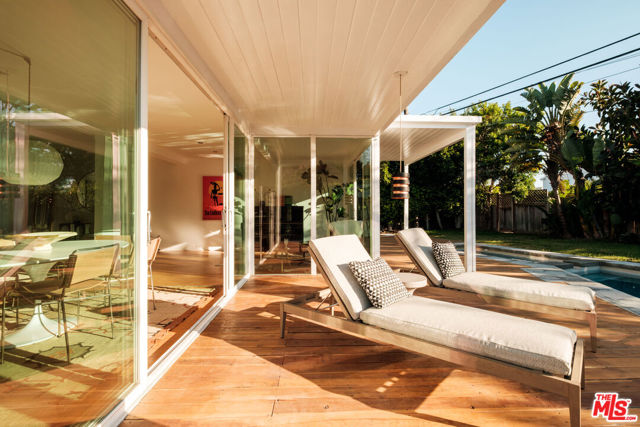 3625 Berryman Avenue, Los Angeles CA: https://media.crmls.org/mediaz/f29155d0-4e49-45af-adc7-88630625e9cb.jpg