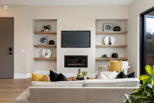 389 First Street, Los Altos CA: https://media.crmls.org/mediaz/f2915fb0-1104-4570-b6f1-3d22a6f8b6ee.jpg