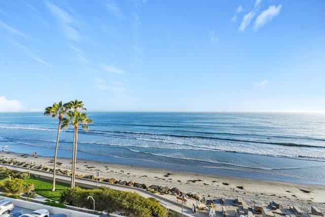 1830 Avenida Del Mundo, Coronado CA: https://media.crmls.org/mediaz/f2916af6-d4eb-4f55-a0aa-5d1eaf34053e.jpg