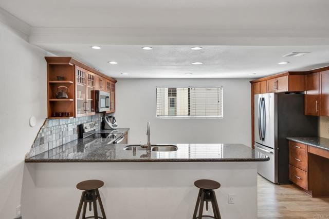 6755 Caminito Del Greco, San Diego CA: https://media.crmls.org/mediaz/f2918031-fcc5-4019-9a60-c9f66babe83b.jpg
