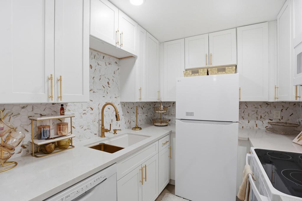 6350 Genesee Ave - photo 5
