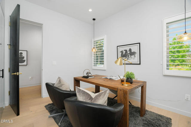 5622 Natick Avenue, Sherman Oaks CA: https://media.crmls.org/mediaz/f291f4c1-e784-4e0e-88a8-24e2ee4b2c0f.jpg