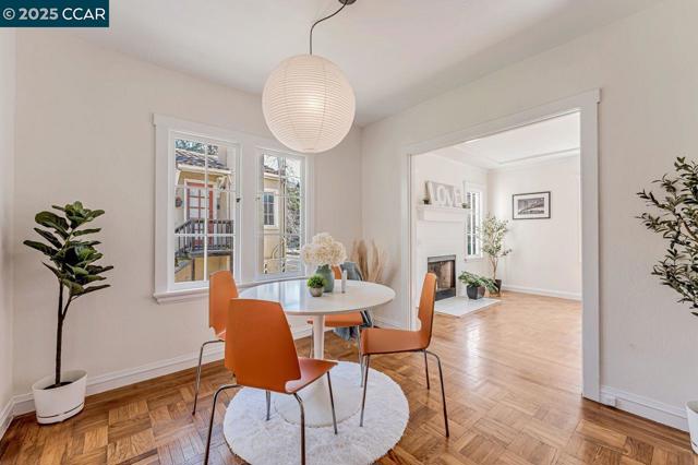 654 Mandana Blvd, Oakland, California 94610, 1 Bedroom Bedrooms, ,1 BathroomBathrooms,Condominium,For Sale,Mandana Blvd,41086148