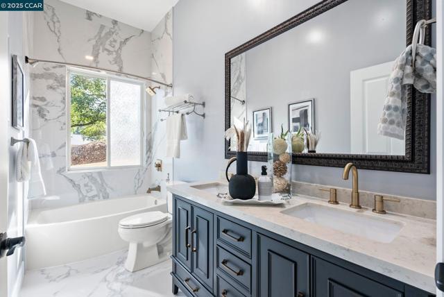102 Barbara Rd, Orinda CA: https://media.crmls.org/mediaz/f2935eed-c201-44db-a2a3-6ab15b97bcd2.jpg