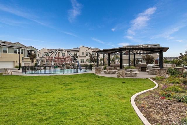 Detail Gallery Image 14 of 16 For 1935 Avenida Citron #113,  Chula Vista,  CA 91913 - 3 Beds | 2/1 Baths