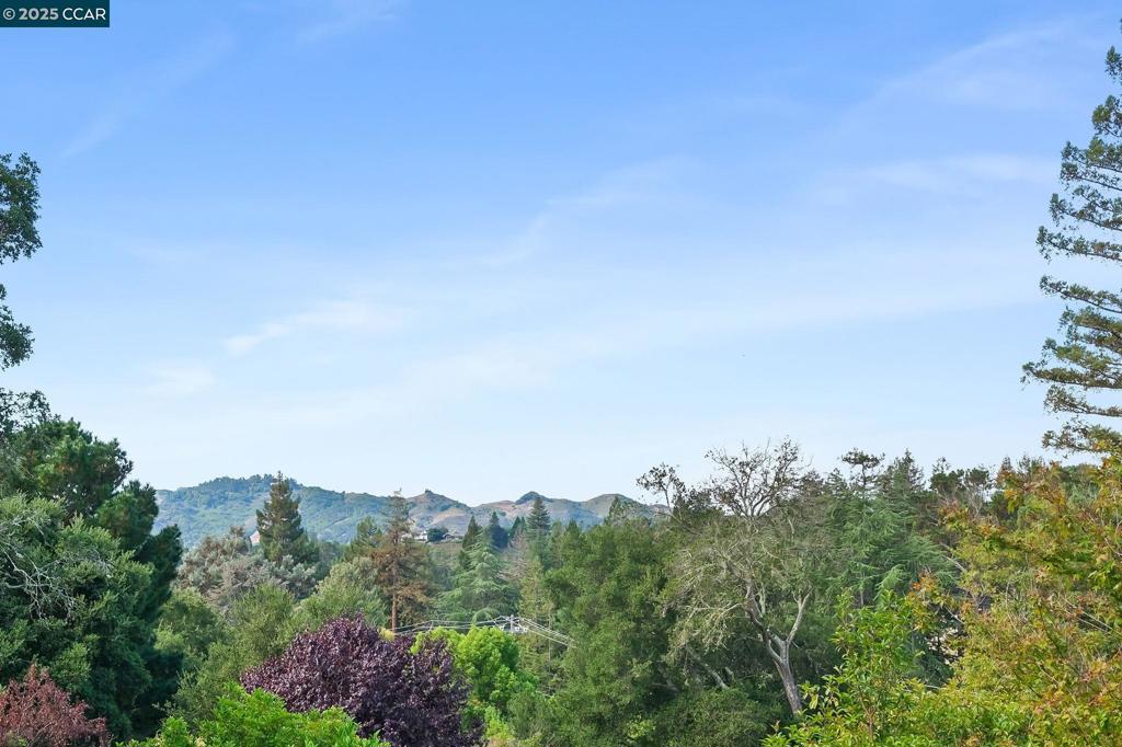 https://media.crmls.org/mediaz/f2946929-e0e3-418f-a4b8-969d6ba5b090.jpg?preset=X-Large