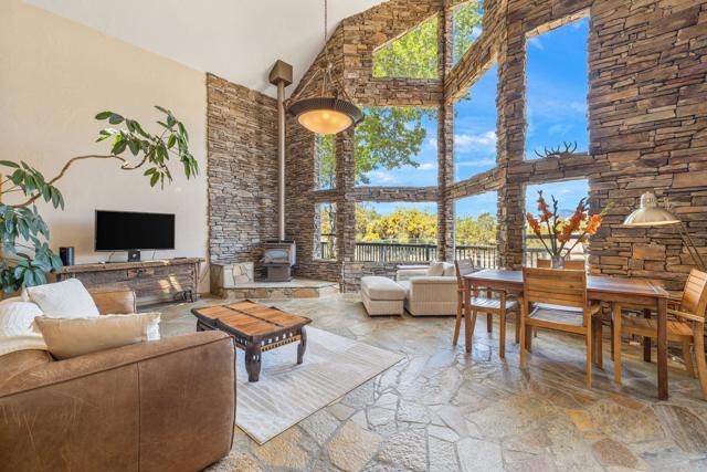 36958 Goldshot Creek Road, Mountain Center CA: https://media.crmls.org/mediaz/f294a966-1a2d-44a6-86e8-9d78d4d38abc.jpg