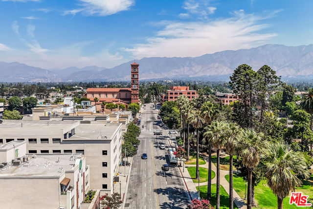 125 N Raymond Avenue, Pasadena CA: https://media.crmls.org/mediaz/f2952d1a-7fdb-4e75-823f-24ec0f05ad77.jpg