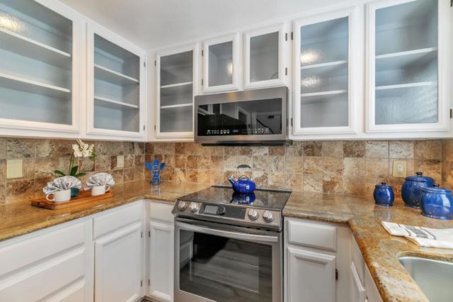2712 Buena View Court, San Jose CA: https://media.crmls.org/mediaz/f29592b4-f395-41c9-93da-e742e3c628b1.jpg