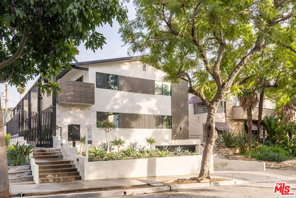 1262 N Sweetzer Avenue #106