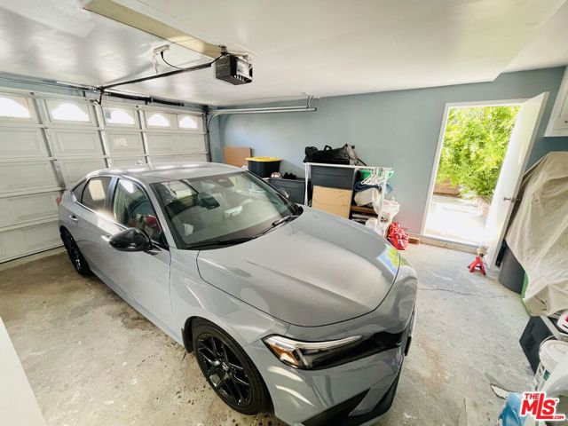 10704 Oro Vista Avenue, Sunland CA: https://media.crmls.org/mediaz/f296cf85-c9f0-4383-afd5-b6c7fdd836d5.jpg