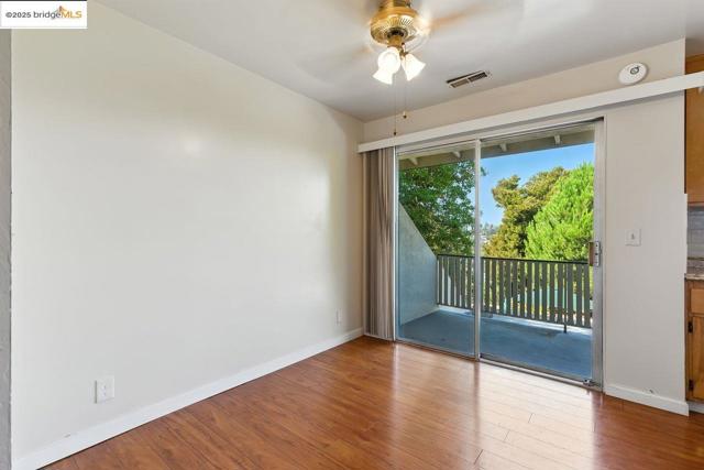 4336 Rilea Way, Oakland CA: https://media.crmls.org/mediaz/f2970bba-63a7-4e89-be78-cd2de66b370b.jpg