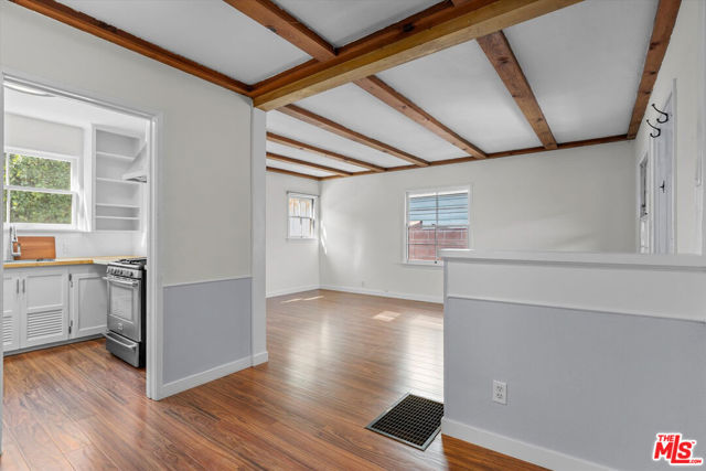 711 Pier Avenue, Santa Monica CA: https://media.crmls.org/mediaz/f29af8e9-cc7e-459e-b212-11bbf2c9bd31.jpg