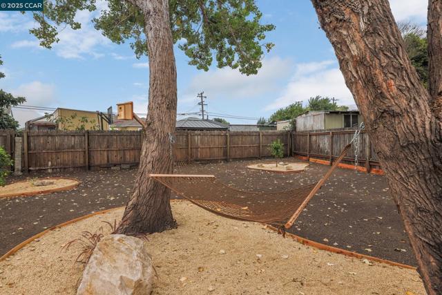 3064 Baywood Ln, San Pablo CA: https://media.crmls.org/mediaz/f29b4a9b-e09b-4a5b-83ff-edaeaadd1031.jpg