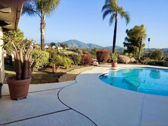 4343 Avenida Gregory, Spring Valley CA: https://media.crmls.org/mediaz/f29c01d6-f380-4623-92b9-c95a68c45984.jpg
