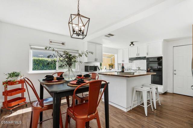 2142 Atwater Avenue, Simi Valley CA: https://media.crmls.org/mediaz/f29cb11b-c55a-441d-b527-745c740c4183.jpg