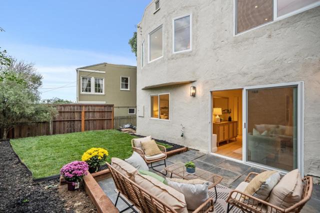 929 Darien Way, San Francisco CA: https://media.crmls.org/mediaz/f29df216-df85-4bea-aba6-fc8d991a7655.jpg