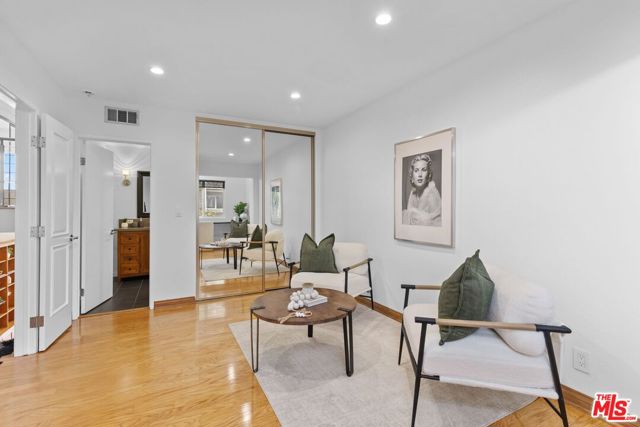3950 Via Dolce, Marina del Rey CA: https://media.crmls.org/mediaz/f29e8fc0-86da-466b-ba50-6a5efcd20a5f.jpg