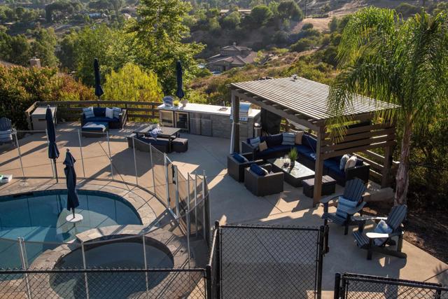 14546 Highcrest Ct, Poway CA: https://media.crmls.org/mediaz/f29eb2be-ad47-4e93-8f85-096d935c4f29.jpg