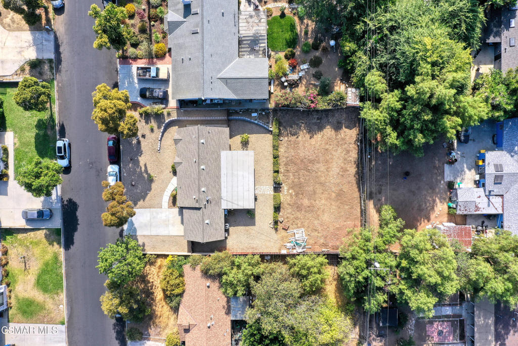 https://media.crmls.org/mediaz/f29ebac5-a39c-4a9a-86b2-472433d77bc6.jpg?preset=X-Large