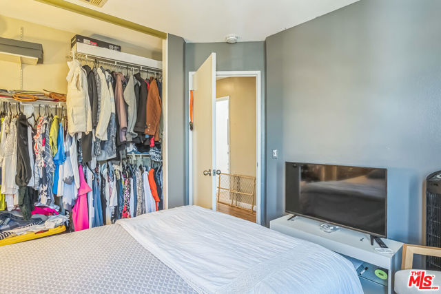 16230 Trailwinds Drive, Fontana CA: https://media.crmls.org/mediaz/f29fa7b7-b016-4ae7-ac8b-00c46b3c0a17.jpg
