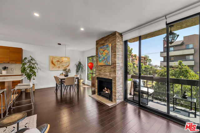 7300 Franklin Avenue, Los Angeles CA: https://media.crmls.org/mediaz/f2a058b6-25a0-47e9-ba41-5000a13f5379.jpg