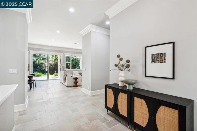 1291 Clover Ln, Walnut Creek CA: https://media.crmls.org/mediaz/f2a06d12-9534-4d10-8011-87d339a27139.jpg