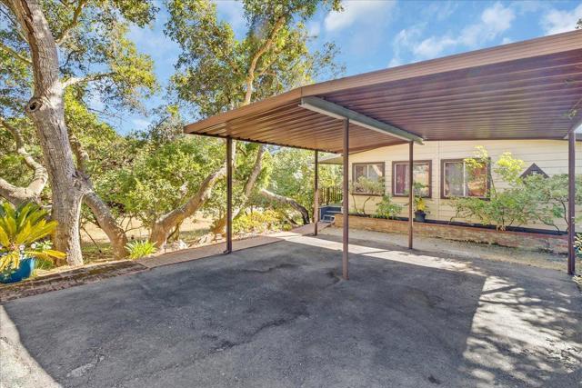 17617 Pond Derosa, Salinas CA: https://media.crmls.org/mediaz/f2a0884a-fcb4-410e-b348-9a3715024b92.jpg