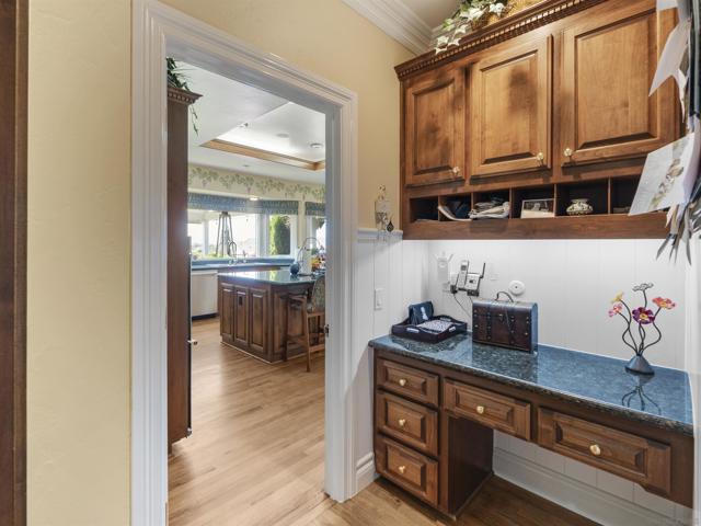 17502 Corte Lomas Verdes, Poway CA: https://media.crmls.org/mediaz/f2a09017-e8b8-41c6-b0e4-a82ee3629891.jpg