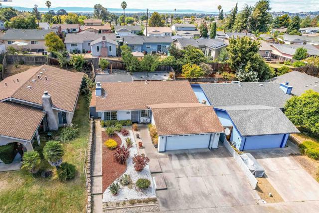 22633 Mossy Rock Drive, Hayward CA: https://media.crmls.org/mediaz/f2a0a2e2-5025-4659-b68a-eaa6a533e18b.jpg