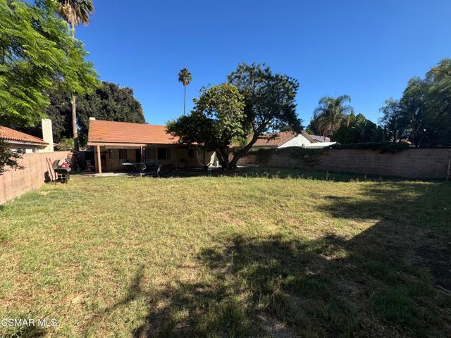 1459 Willowbrook Lane, Simi Valley CA: https://media.crmls.org/mediaz/f2a0e726-6e18-4e55-a92f-d477d0c1e585.jpg