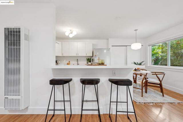 2028 Damuth St, Oakland CA: https://media.crmls.org/mediaz/f2a168d4-188d-435f-b1c8-363f744df8c0.jpg