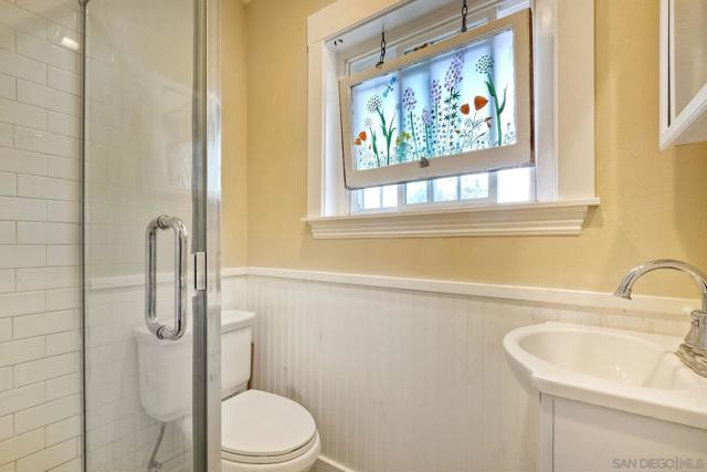 9435 Morcado Cir, La Mesa CA: https://media.crmls.org/mediaz/f2a180c2-431a-404b-9c21-6b9d1e04b4e6.jpg